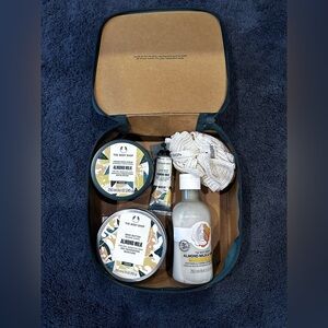NEW! The Body Shop 6-pc Almond Milk gift/travel set